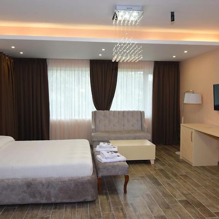 Monte Mare Hotel Vlore Exterior photo