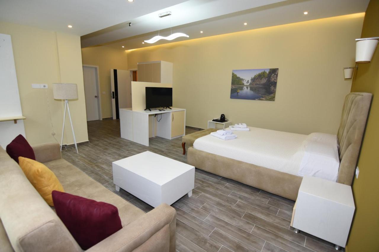 Monte Mare Hotel Vlore Exterior photo