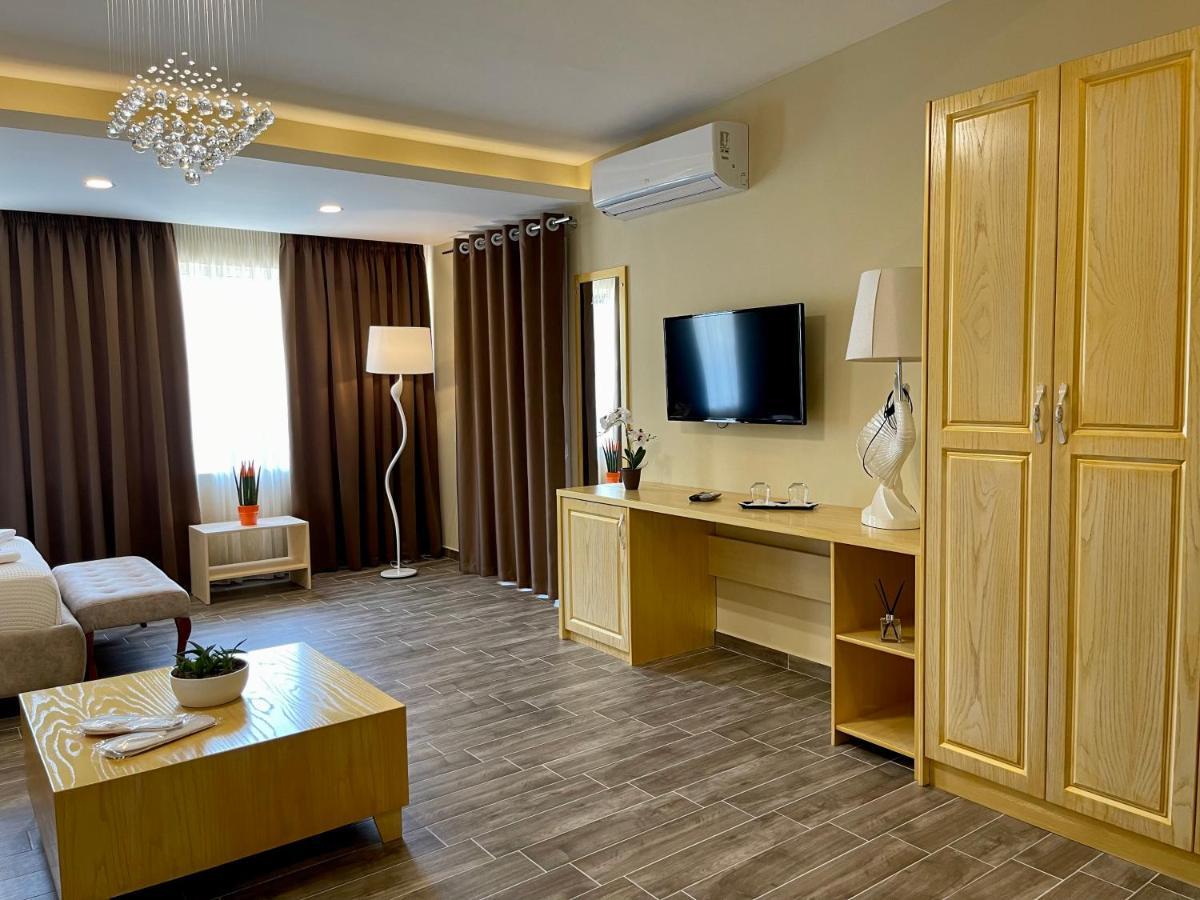 Monte Mare Hotel Vlore Exterior photo