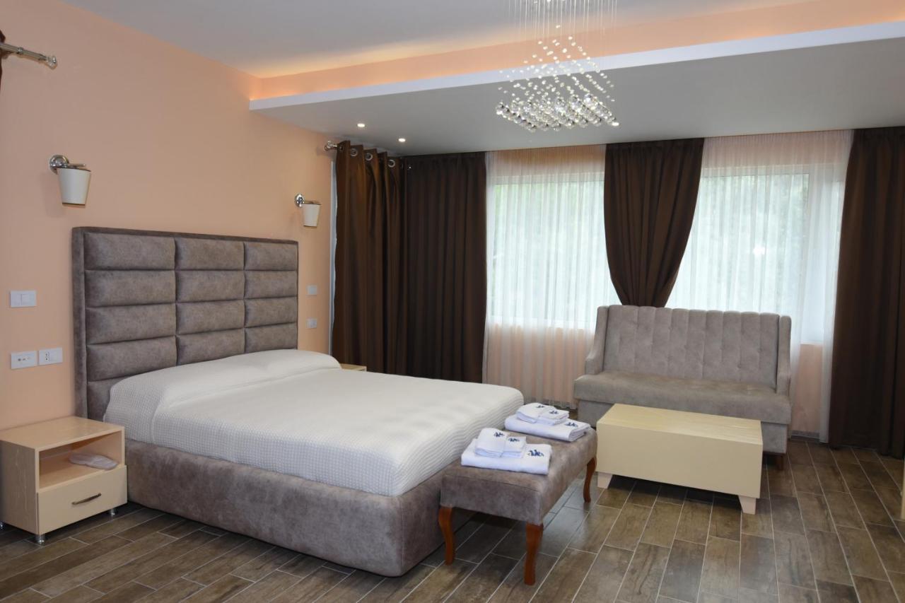 Monte Mare Hotel Vlore Exterior photo